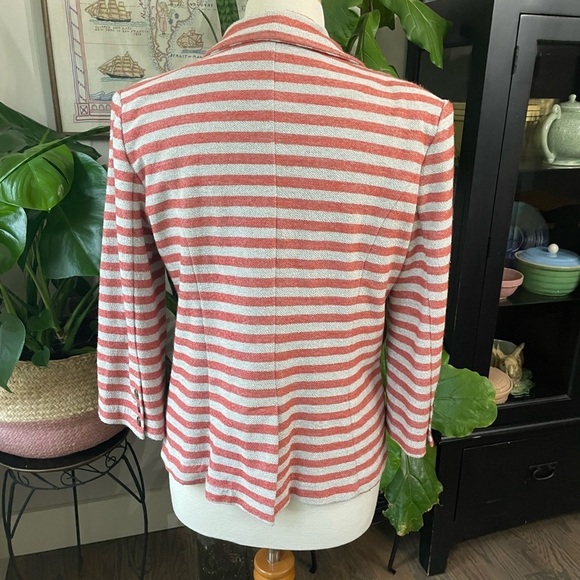 Beautiful Tailored Jacket- Medium - Picture 4 of 12